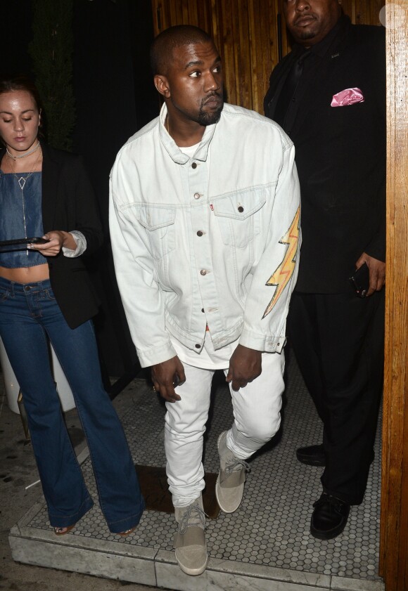 Kanye West arrive au restaurant le Nice Guy à West Hollywood le 15 juillet 2016