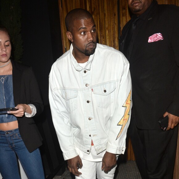 Kanye West arrive au restaurant le Nice Guy à West Hollywood le 15 juillet 2016.