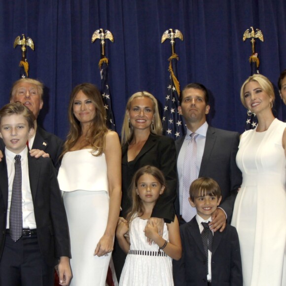 Donald Trump, Donald Trump Jr., Barron Trump, Melania Trump, Ivanka Trump, Tiffany Trump lors d'une conférence à New York, le 16 juin 2015
