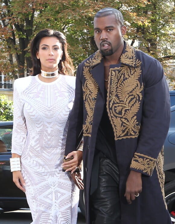 Kim Kardashian et Kanye West arrivent au restaurant L'Avenue pour déjeuner, après avoir assisté au défilé Balmain, le 25 septembre 2014 à Paris