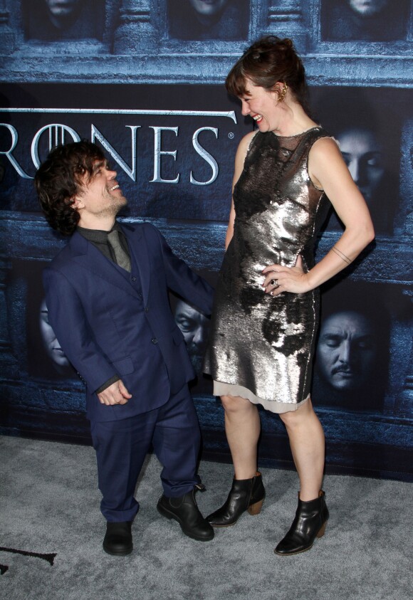 Peter Dinklage et sa femme Erica Schmidt - Célébrités lors de la première de la saison 6 de Game Of Thrones à Hollywood le 10 Avril 2016.