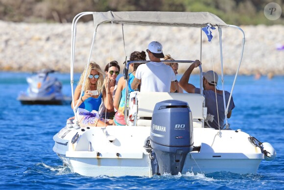 Le mannequin Ruby Rose en vacances à Ibiza avec des amis le 1er août 2016.