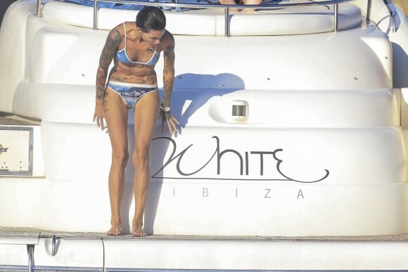 Le mannequin australien Ruby Rose en vacances avec des amis à Ibiza, Espagne, le 1 er Août 2016.