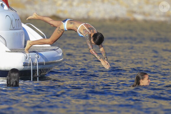 Le mannequin australien Ruby Rose en vacances avec des amis à Ibiza, Espagne, le 1 er Août 2016.