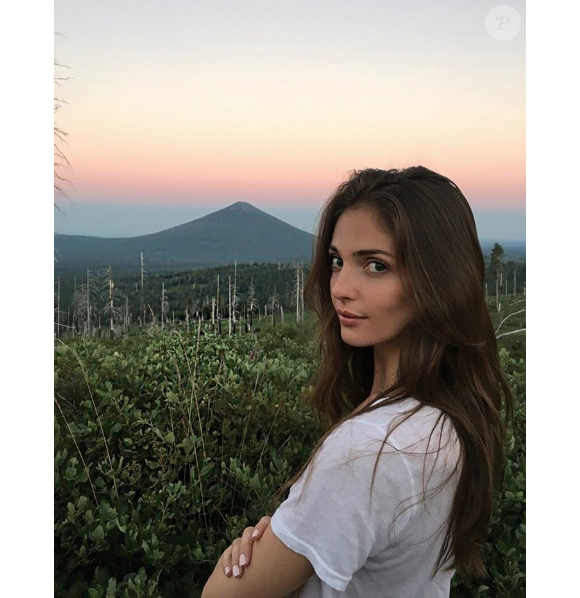 Annabelle Belmondo pose pour son Instagram