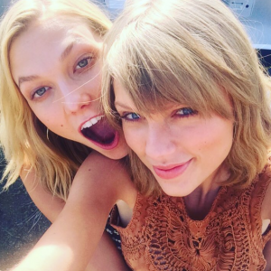 Taylor Swift souhaite un bon anniversaire à sa copine Karlie Kloss sur Instagram au début du mois d'août 2016