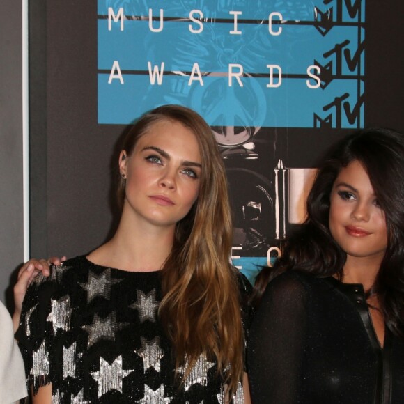 Marta Hunt, Hailee Steinfeld, Cara Delevingne, Selena Gomez, Taylor Swift et Serayah à la Soirée des MTV Video Music Awards à Los Angeles le 30 aout 2015. © CPA/Bestimage