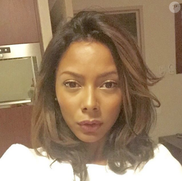 Nehuda ("Les Anges 8") en mode selfie. Juin 2016.