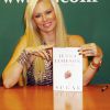 L'ancienne star du porno Jenna Jameson fait la promotion de son livre "Sugar" chez Barnes & Noble a New York. Le 22 octobre 2013