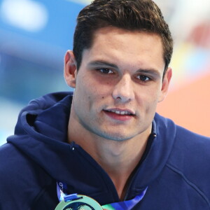 Florent Manaudou remporte la médaille d'or pour le 50 mètres papillon lors lors des Championnats du monde de natation à Kazan en Russie, le 3 août 2015.