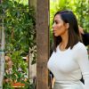 Kim Kardashian quitte The Villa Restaurant à Woodland Hills le 5 août 2016 après un tournage de son émission Keeping up with the Kardashians (L'incroyable famille Kardashian).