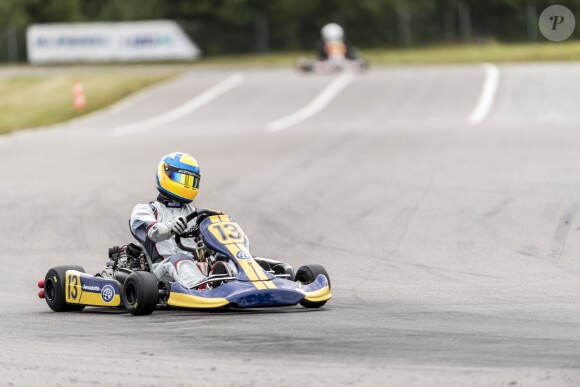 Le prince Carl Philip de Suède participe à une compétition de karting, la Racing Cup, au Lidköping Motor Stadium. Suède, le 6 août 2016.