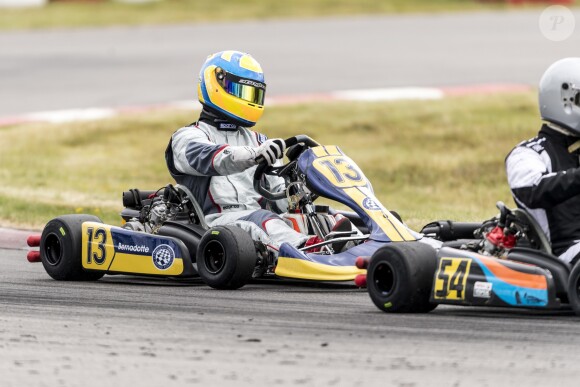 Le prince Carl Philip de Suède participe à une compétition de karting, la Racing Cup, au Lidköping Motor Stadium. Suède, le 6 août 2016.