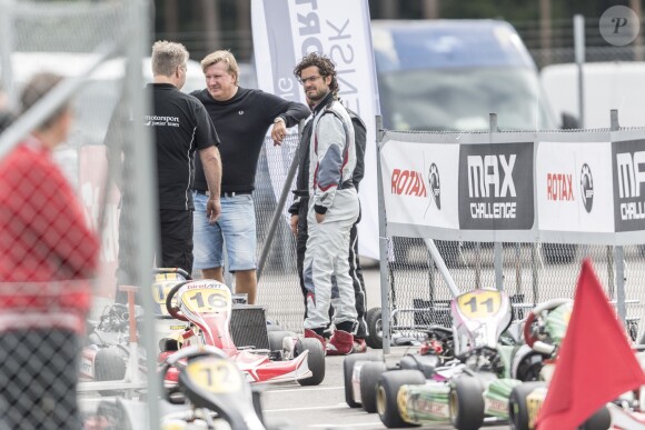 Le prince Carl Philip de Suède participe à une compétition de karting, la Racing Cup, au Lidköping Motor Stadium. Suède, le 6 août 2016.