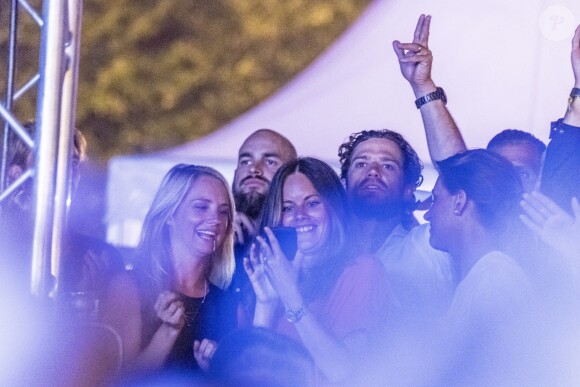 La princesse Sofia et le prince Carl Philip de Suède assistaient le 5 août 2016 au concert d'Avicii à Malmö.