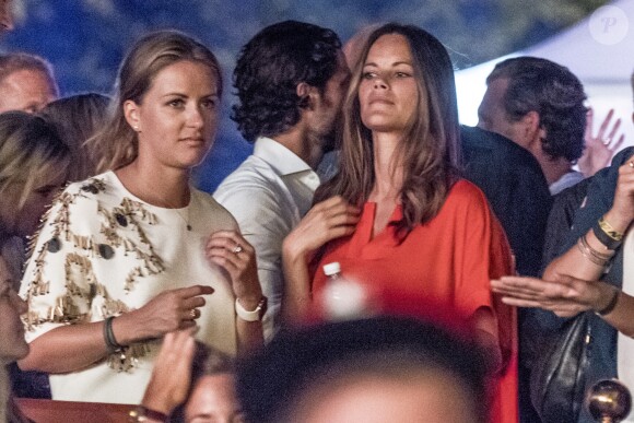 La princesse Sofia et le prince Carl Philip de Suède assistaient le 5 août 2016 au concert d'Avicii à Malmö.