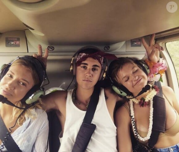 Justin Bieber en vacances avec des copines à Hawaï. Instagram, août 2016