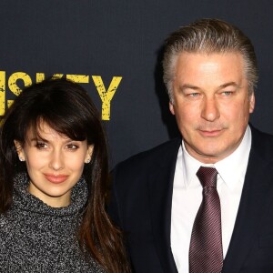 Alec Baldwin et sa femme Hilaria Thomas - Avant-première du film "Whiskey Tango Foxtrot" à New York, le 1er mars 2016.