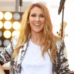 Céline Dion donne un concert lors de sa participation à l'émission "Today" de la chaîne NBC au Rockefeller Plaza à New York, le 22 juillet 2016.