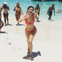 Kylie Jenner a 19 ans : Décor paradisiaque et poses sexy avec Kendall