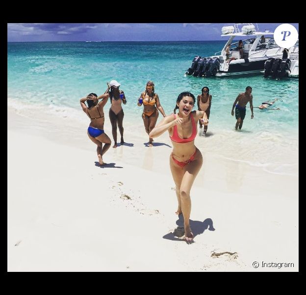 Kylie Jenner en vacances sur les Îles Turques-et-Caïques (Instagram le 10 août 2016).