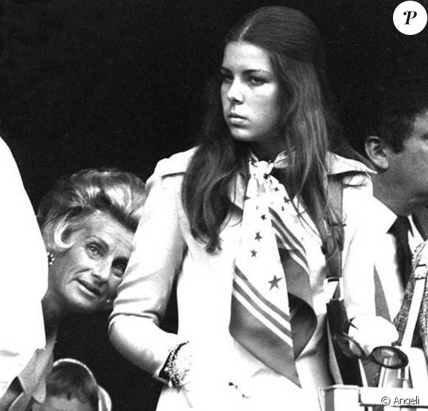 Reportage Photos Caroline De Monaco Et Charlotte Casiraghi Une Ressemblance Impressionnante Depuis L Enfance Purepeople