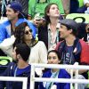 Matthew McConaughey avec sa femme Camila Alves assistent à la deuxième demi-finale du 200m masculin quatre nages individuel au stade olympique de natation aux Jeux Olympiques (JO) de Rio 2016 à Rio de Janeiro, Brésil, le 10 août 2016.