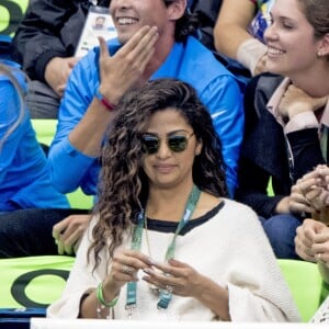 Matthew McConaughey avec sa femme Camila Alves assistent à la deuxième demi-finale du 200m masculin quatre nages individuel au stade olympique de natation aux Jeux Olympiques (JO) de Rio 2016 à Rio de Janeiro, Brésil, le 10 août 2016.