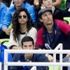 Matthew McConaughey avec sa femme Camila Alves assistent à la deuxième demi-finale du 200m masculin quatre nages individuel au stade olympique de natation aux Jeux Olympiques (JO) de Rio 2016 à Rio de Janeiro, Brésil, le 10 août 2016.