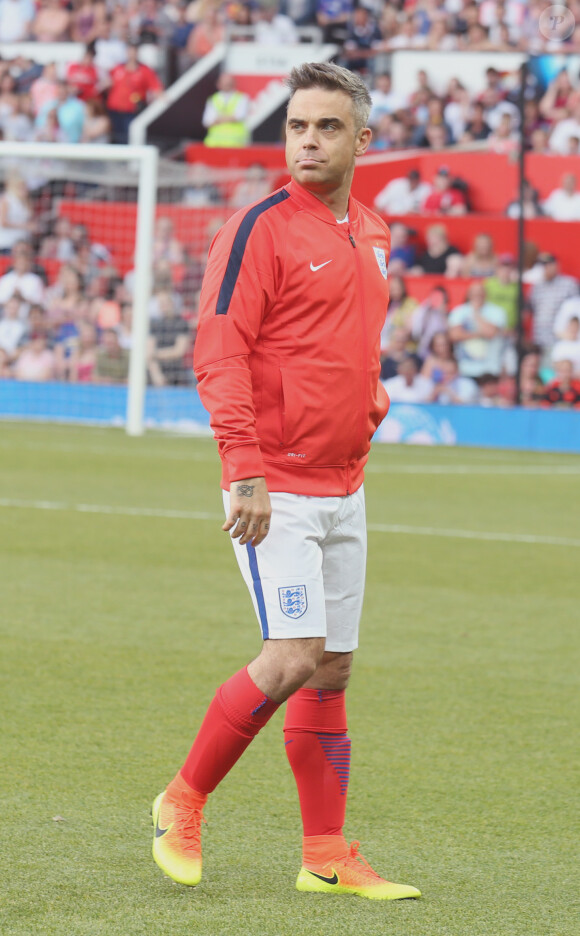 Robbie Williams - Match de football caritatif au stade Old Trafford à Manchester, le 5 juin 2016.  Soccer Aid at Old Trafford on June 5, 2016 in Manchester, England.05/06/2016 - Manchester