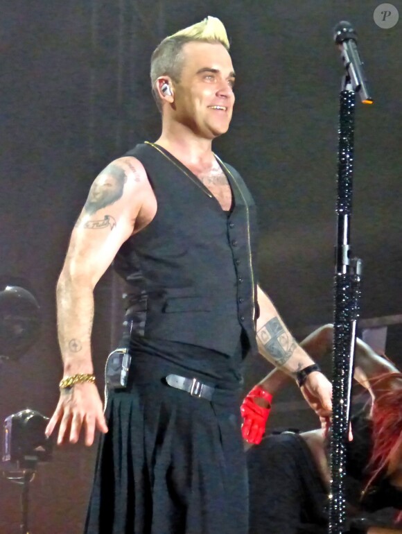Robbie Williams en concert au festival « Hard Rock Rising » à Barcelone, le 28 juillet 2015  Singer Robbie Williams performing live at the Hard Rock Rising Festival in Barcelona, Spain on July 25, 2015.28/07/2015 - Barcelone
