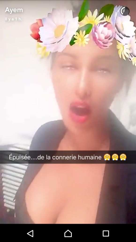 Ayem Nour épuisée par ses détracteurs, sur Snapchat, samedi 13 août 2016
