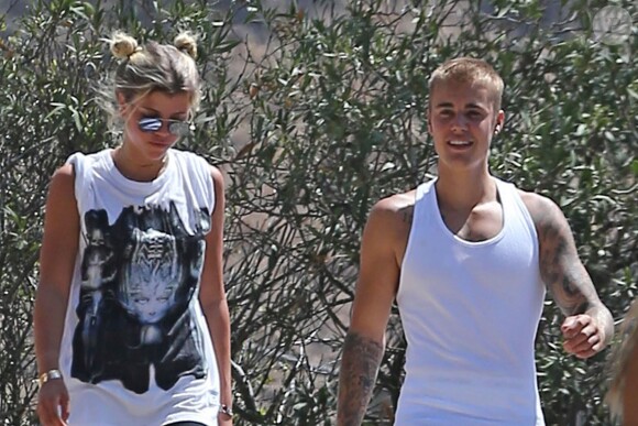 Justin Bieber et Sofia Richie se baladent ensemble sur les hauteurs de Hollywood le 10 août 2016