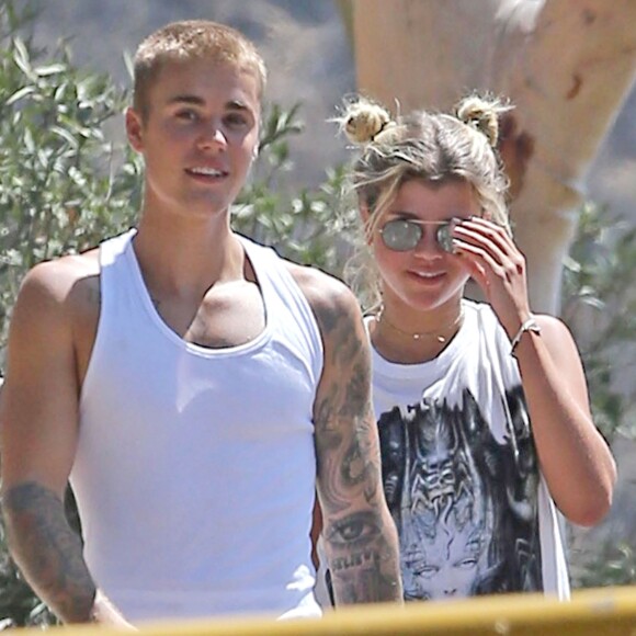 Justin Bieber et Sofia Richie se baladent ensemble sur les hauteurs de Hollywood le 10 août 2016