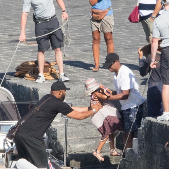 Exclusif - Beyoncé, son mari Jay Z et leur fille Blue Ivy en vacances sur l'île de Lipari, en Sicile. Le 12 août 2016.