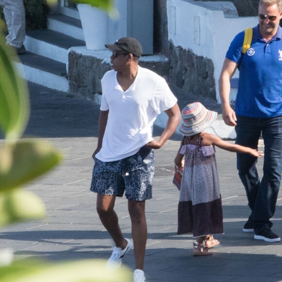 Exclusif - Beyoncé, son mari Jay Z et leur fille Blue Ivy en vacances sur l'île de Lipari, en Sicile. Le 12 août 2016.