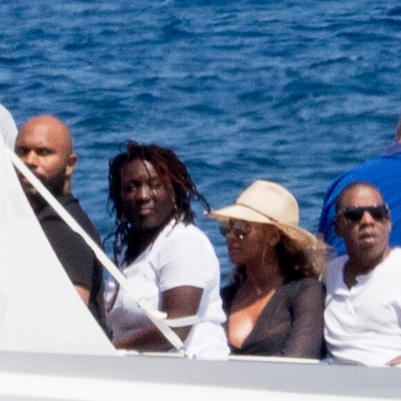 Exclusif - Beyoncé, son mari Jay Z et leur fille Blue Ivy en vacances sur l'île de Lipari, en Sicile. Le 12 août 2016.