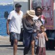 Exclusif - Beyoncé, son mari Jay Z, sa mère Gloria Carter et la petite Blue Ivy en vacances sur l'île de Lipari, en Sicile. Le 12 août 2016.
