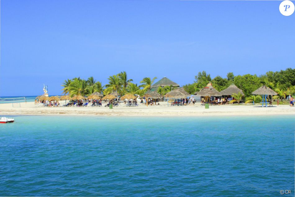 L Ile Moustique Dans Les Grenadines Un Petit Paradis Qui A Les Faveurs De Kate Middleton Et De Sa Famille Purepeople