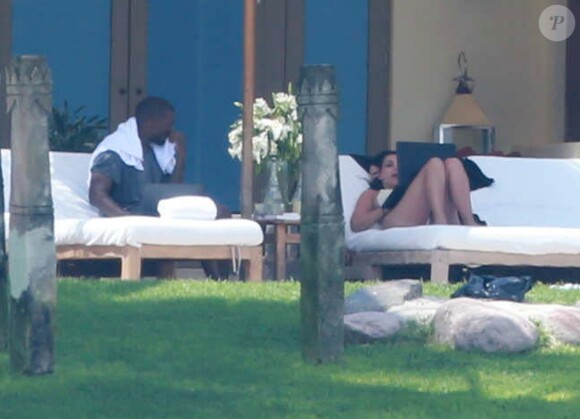 Exclusif - Kim Kardashian et Kanye West en lune de miel à Puerto Vallarta au Mexique en juin 2014