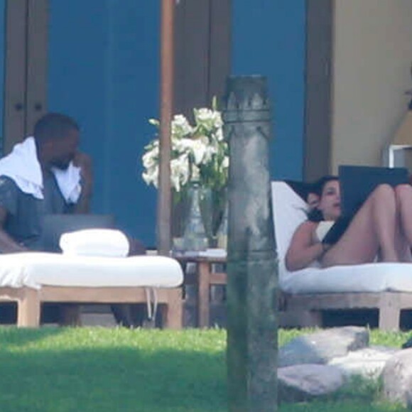 Exclusif - Kim Kardashian et Kanye West en lune de miel à Puerto Vallarta au Mexique en juin 2014