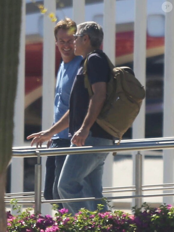 Exclusif - Rande Gerber et George Clooney arrivent à Cabo San Lucas pour passer des vacances le 10 avril 2014