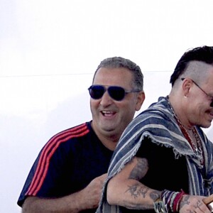 Exclusif - Johnny Depp arrive en vacances à Ibiza à bord du yacht Prince Abdulaziz pour rejoindre la villa qu'il a louée pour son séjour le 7 août 2016.