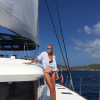 Petit tour en bateau pour Laeticia Hallyday en vacances à Saint-Barthélemy, août 2016.