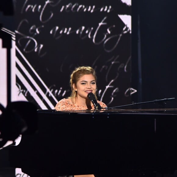 Exclusif - Louane Emera lors de l'émission de télévision pour TF1 "La Chanson de l'Année 2016" à Nîmes le 17 juin 2016.