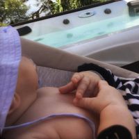 Ingrid Chauvin : Son petit Tom profite des vacances au soleil