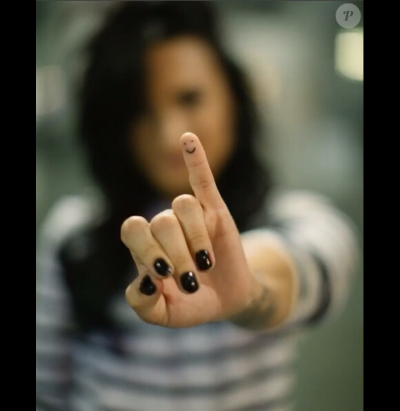 Demi Lovato dévoilant son nouveau tatouage sur Instagram le 7 août 2016. Un message à son nouveau compagnon ?