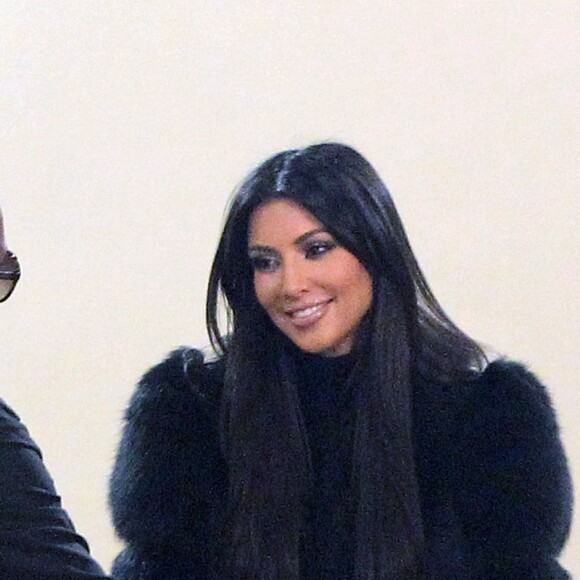 Kanye West et Kim Kardashian en pleine conversation à New York le 4 octobre 2010