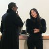 Kanye West et Kim Kardashian en pleine conversation à New York le 4 octobre 2010