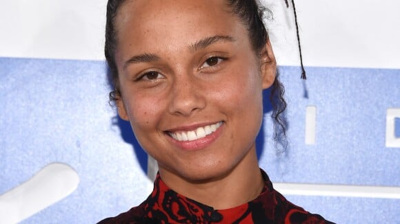 Alicia Keys ose le sans maquillage aux MTV VMA !